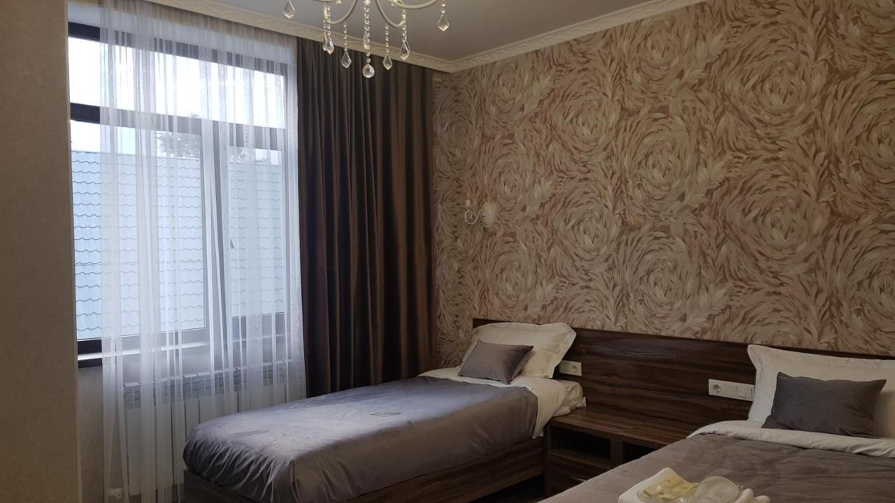 Nomad Hotel Bishkek Halal Eksteriør billede
