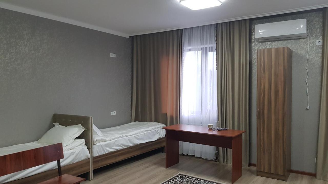Nomad Hotel Bishkek Halal Eksteriør billede