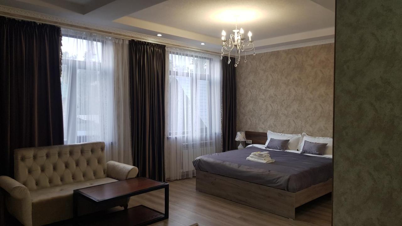 Nomad Hotel Bishkek Halal Eksteriør billede