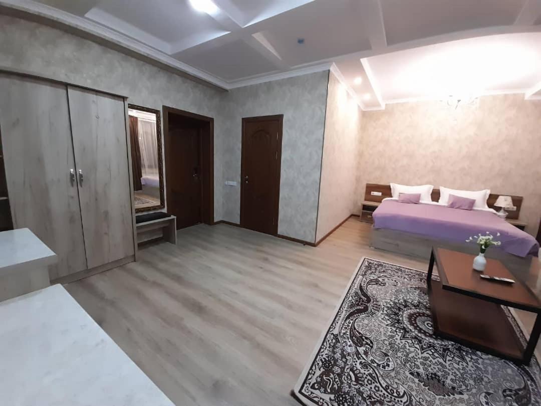 Nomad Hotel Bishkek Halal Eksteriør billede