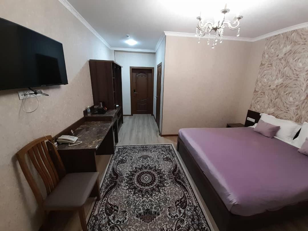 Nomad Hotel Bishkek Halal Eksteriør billede