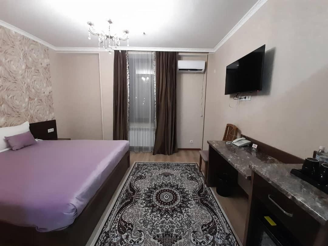 Nomad Hotel Bishkek Halal Eksteriør billede